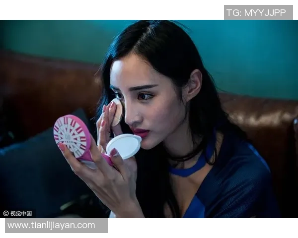 足球明星化妆变身女孩的奇妙旅程与背后的故事揭秘 足球明星化妆变身女孩的奇妙旅程与背后的故事揭秘