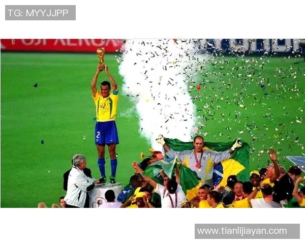 足球明星号码33的传奇故事与背后的奋斗历程揭秘 足球明星号码33的传奇故事与背后的奋斗历程揭秘