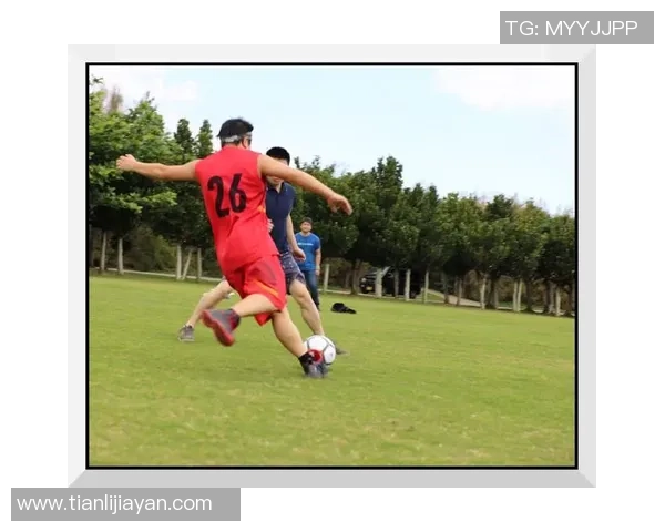 足球明星瓦萨琪的传奇人生与赛场风采全景揭秘 足球明星瓦萨琪的传奇人生与赛场风采全景揭秘