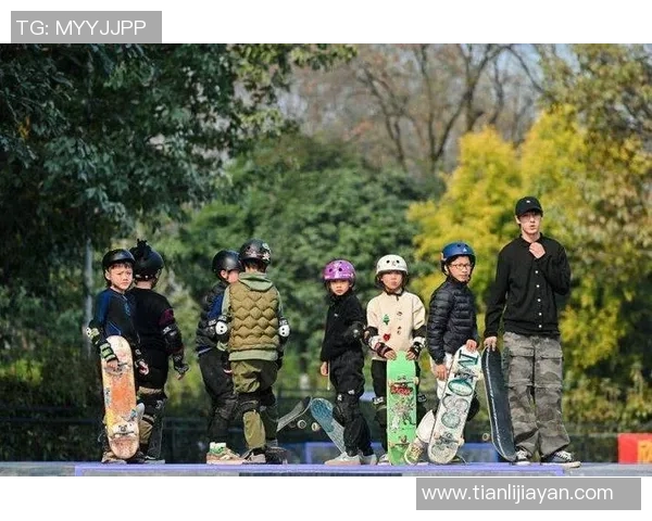 滑板热点：解读重庆滑板队的包夹